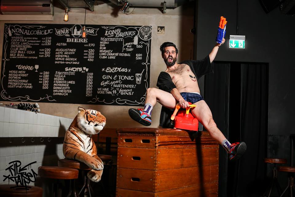 BingelzeriansBirthdayWithBoobsAndBooty